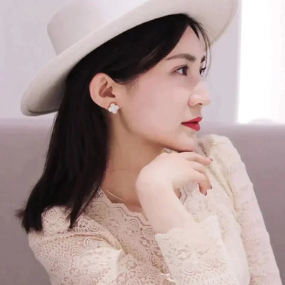 [Lumi Jewelry]CLOVER MEDIUM 1 MOTIFS  WHITE MOP STUD EARRINGS