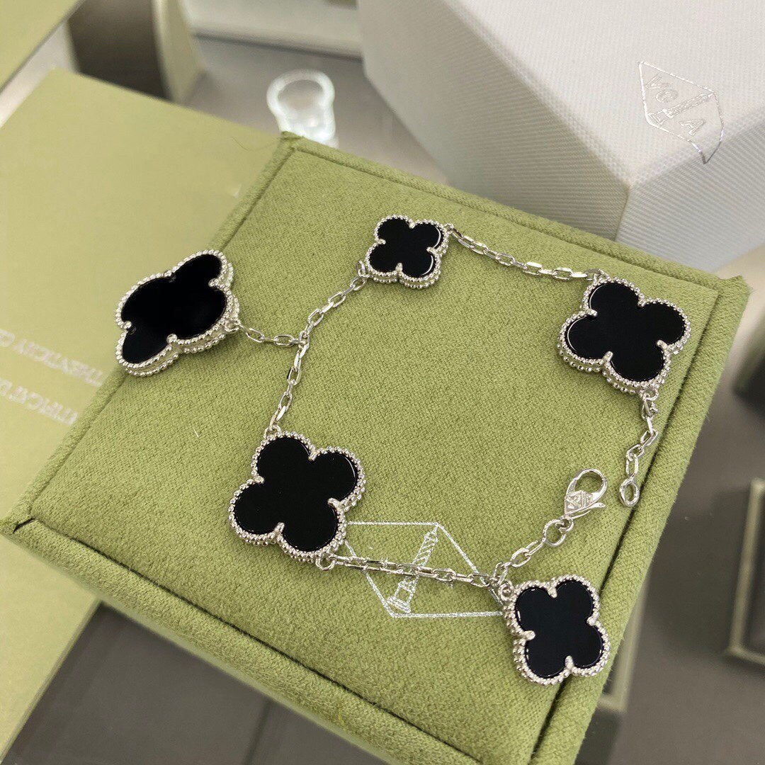[Lumi Jewelry]CLOVER 5 MOTIFS SIVLER ONYX BRACELET