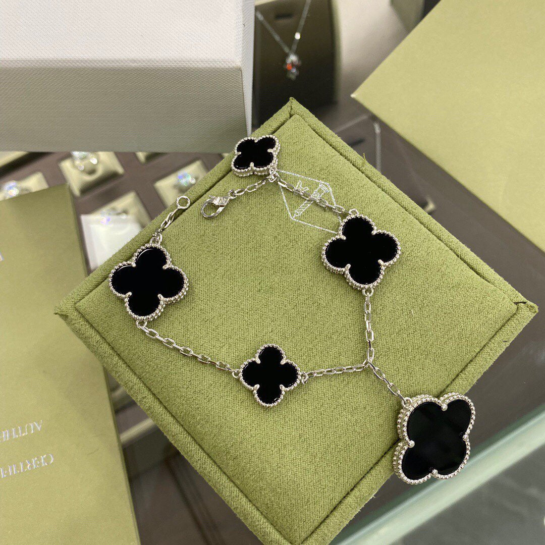 [Lumi Jewelry]CLOVER 5 MOTIFS SIVLER ONYX BRACELET