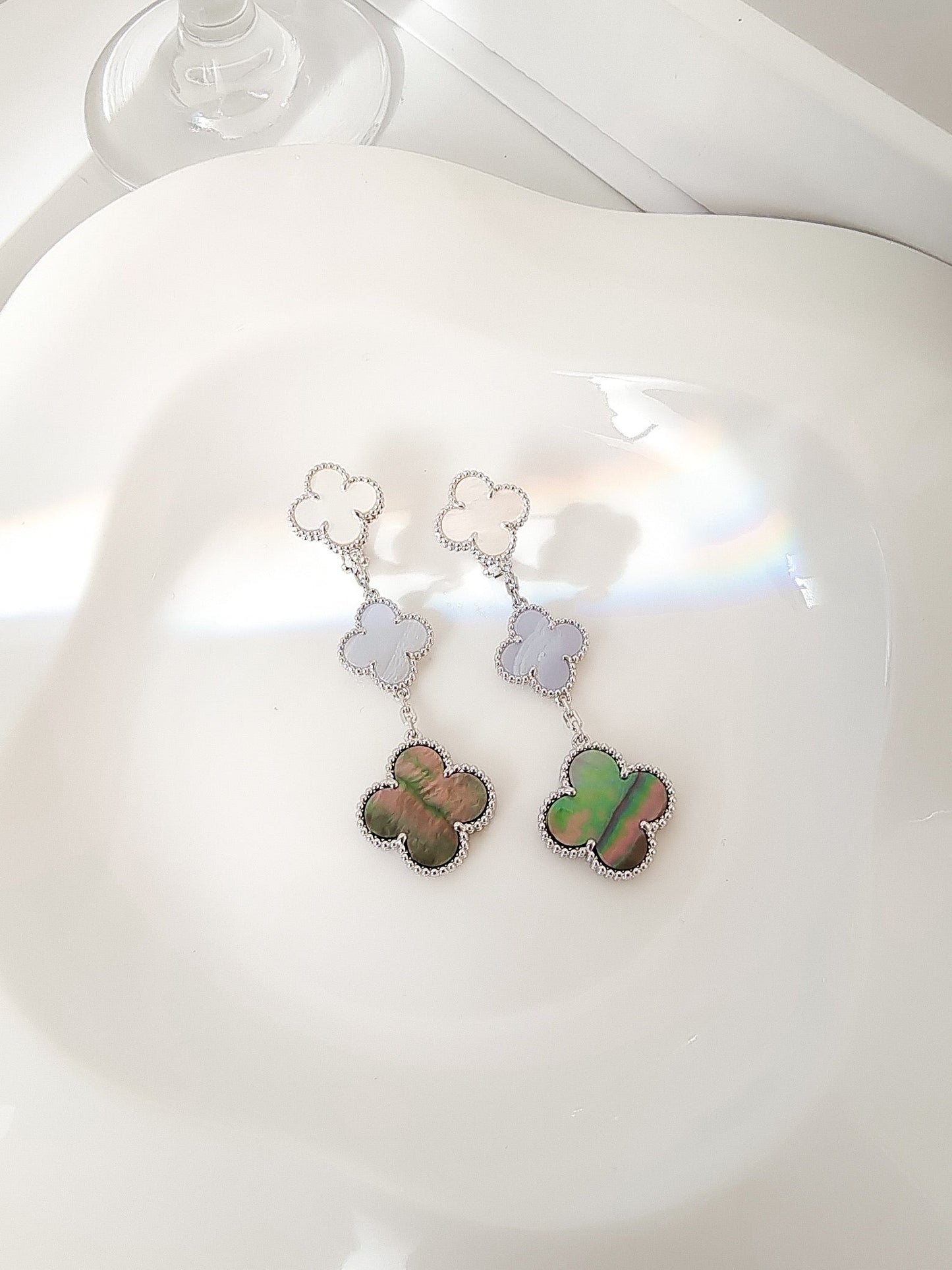 [Lumi Jewelry]CLOVER 3 MOTIFS CHALCEDONY DARK MOP SILVER EARRINGS