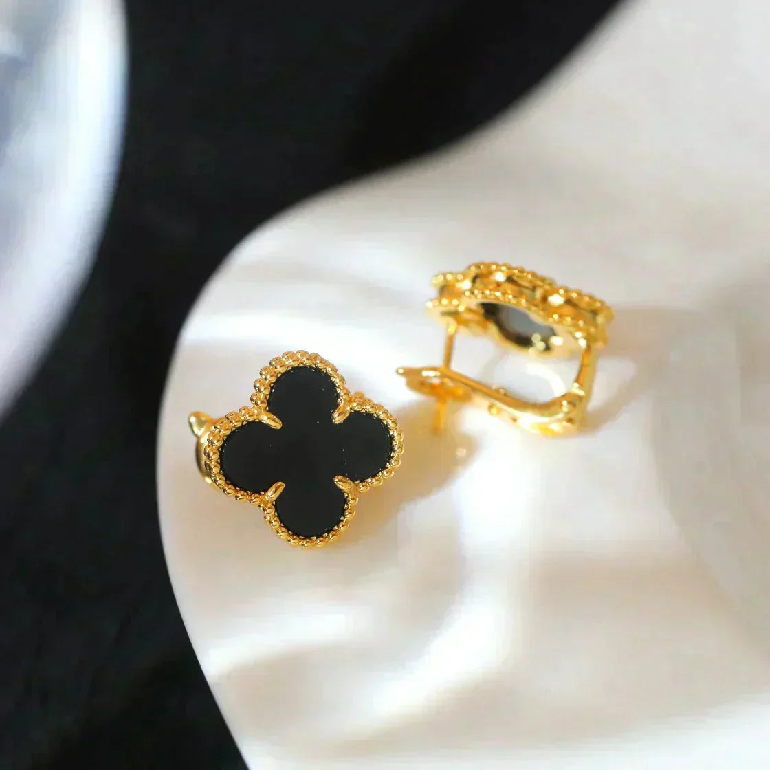 [Lumi Jewelry]CLOVER MEDIUM 1 MOTIFS  ONYX STUD EARRINGS