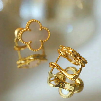 [Lumi Jewelry]CLOVER MEDIUM 1 MOTIFS  WHITE MOP STUD EARRINGS