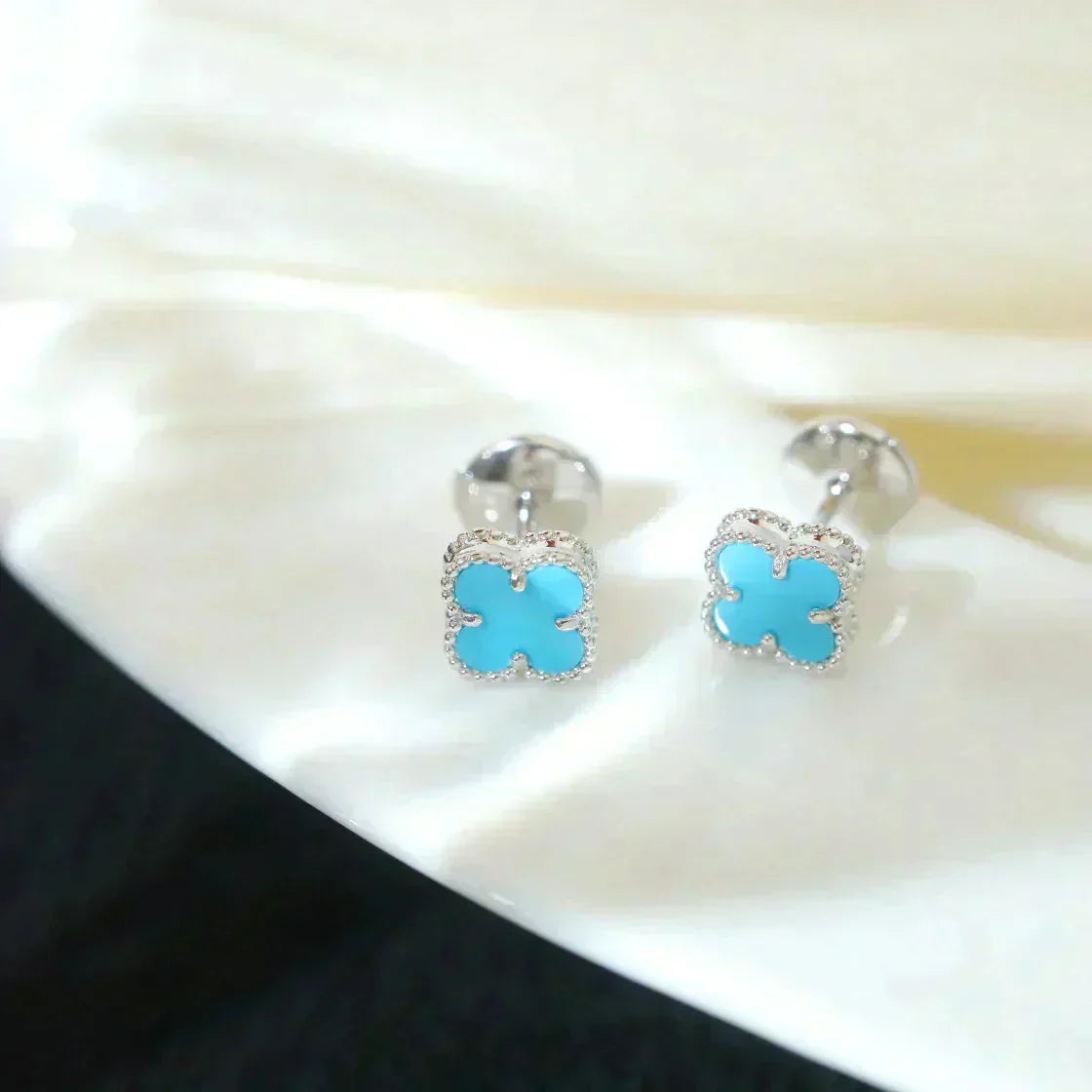 [Lumi Jewelry]CLOVER MINI 9.5MM ONYX STUD EARRINGS SILVER