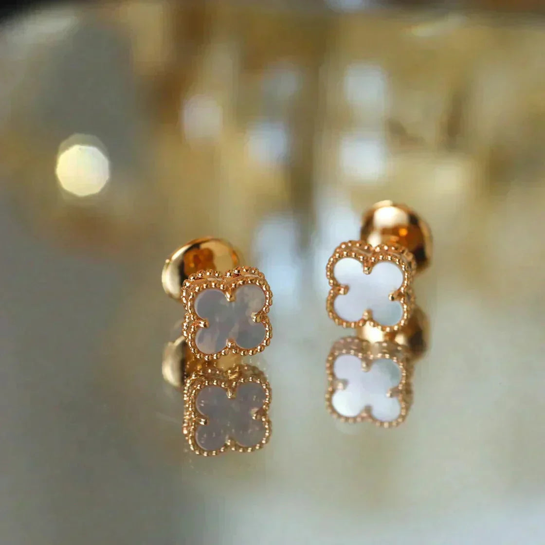 [Lumi Jewelry]CLOVER MINI 9.5MM WHITE MOP EARRINGS