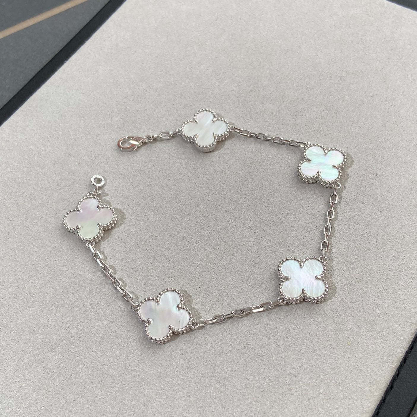 [Lumi Jewelry]CLOVER SILVER MOP 5 MOTIF BRACELET