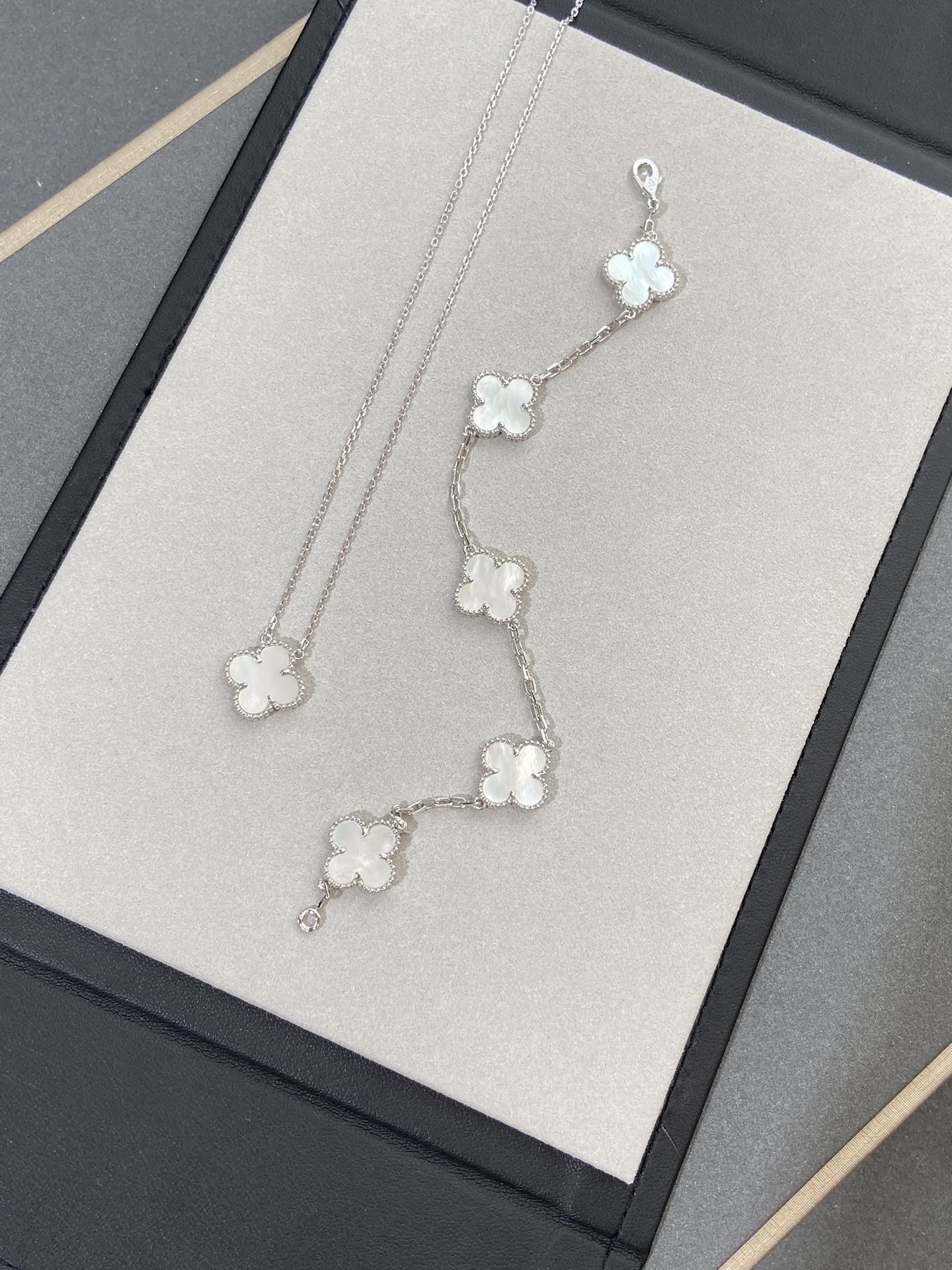[Lumi Jewelry]CLOVER SILVER MOP 5 MOTIF BRACELET
