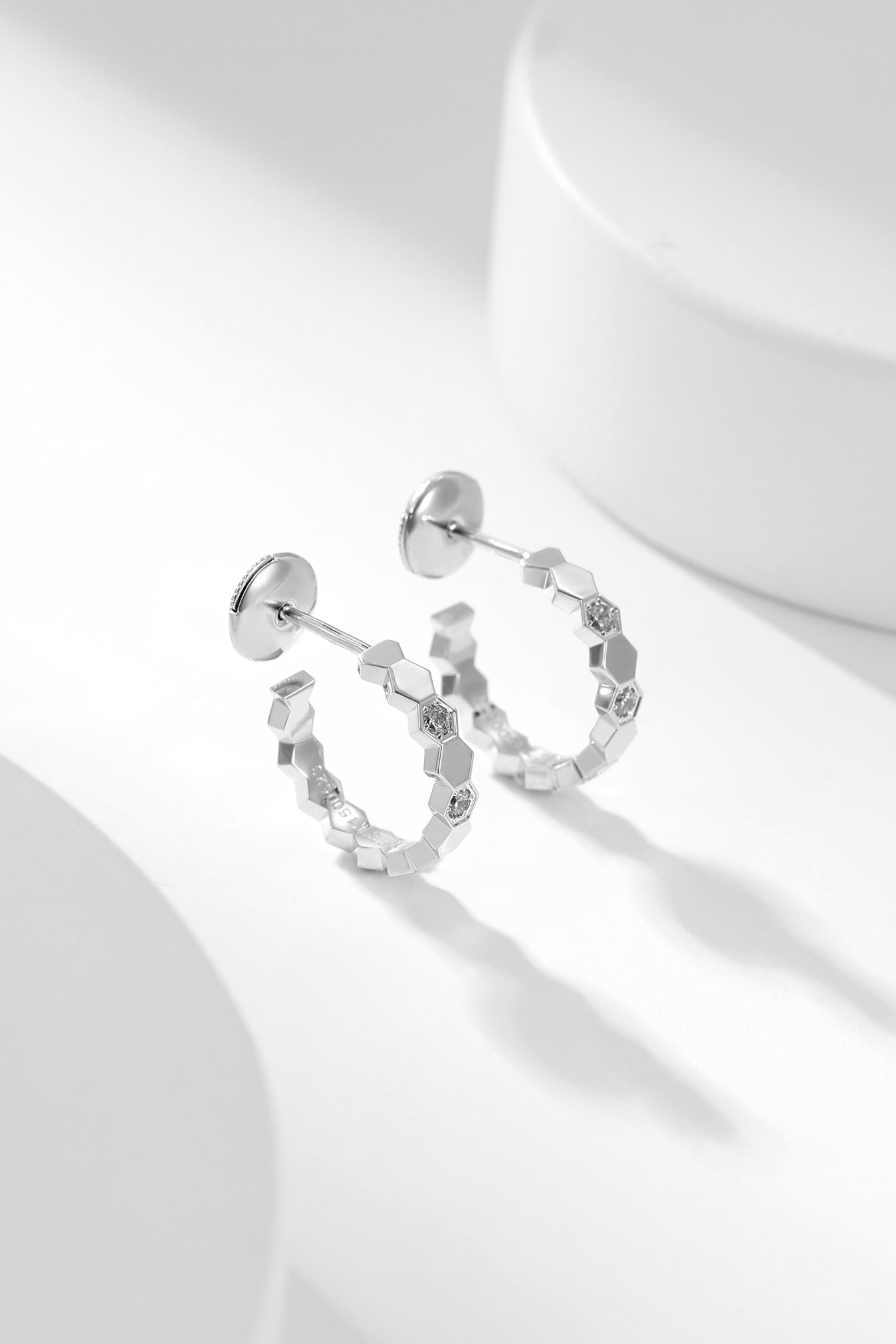 [Lumi Jewelry]BEE LOVE DIAMOND HOOP EARRINGS