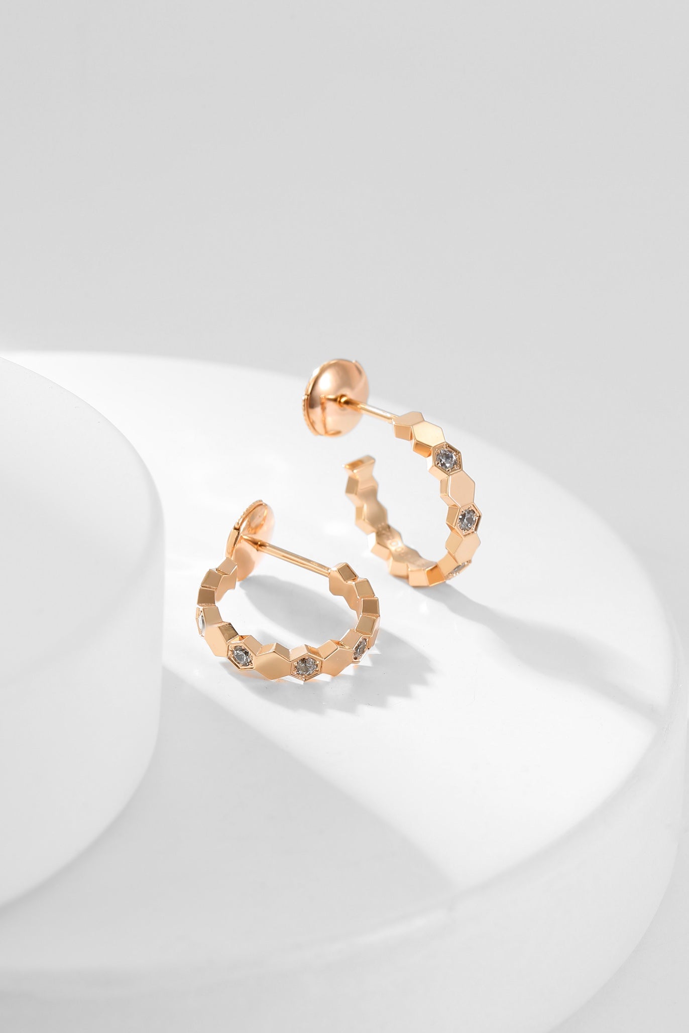 [Lumi Jewelry]BEE LOVE DIAMOND HOOP EARRINGS