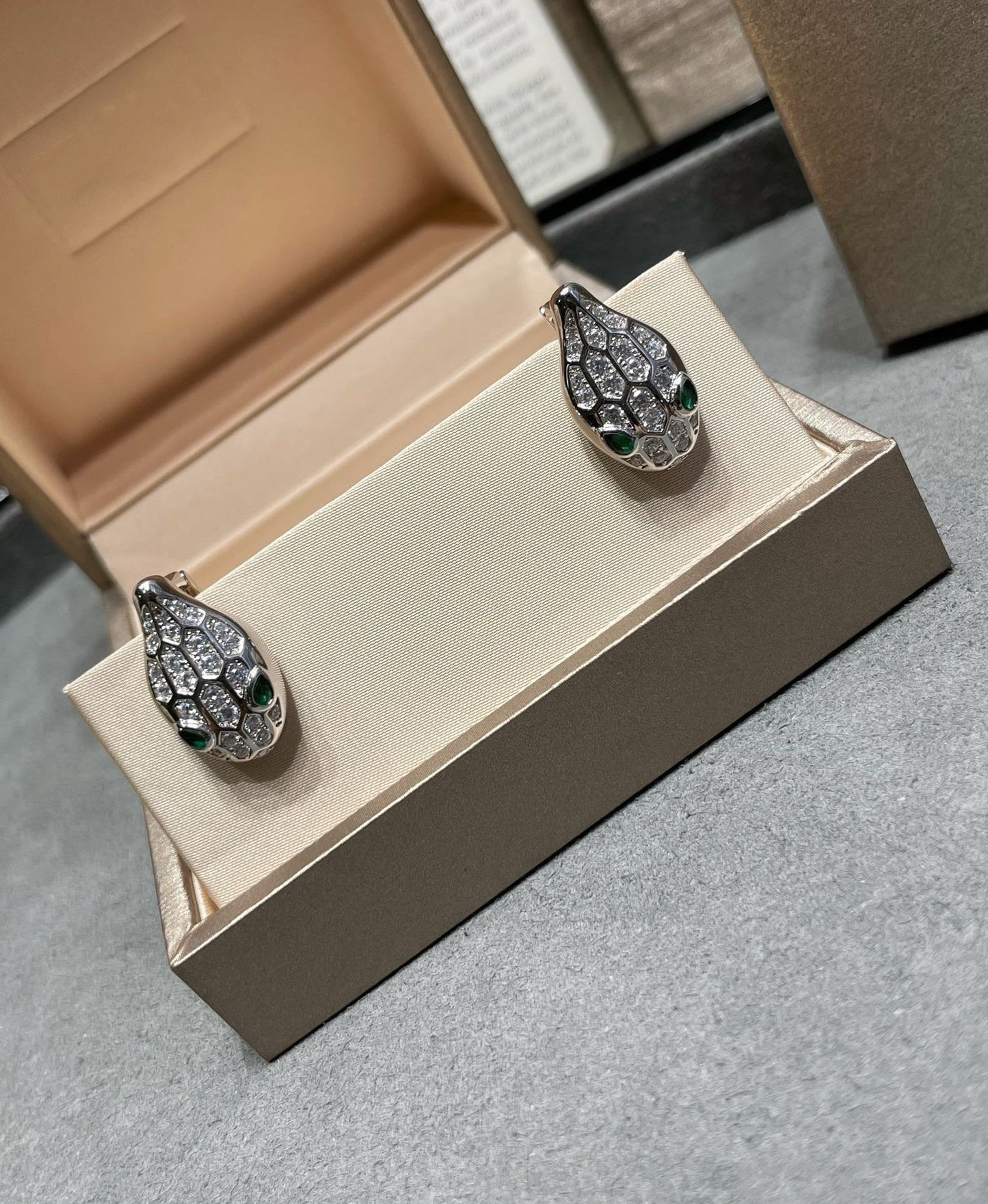 [Lumi Jewelry]SERPENT DIAMOND STUD EARRINGS