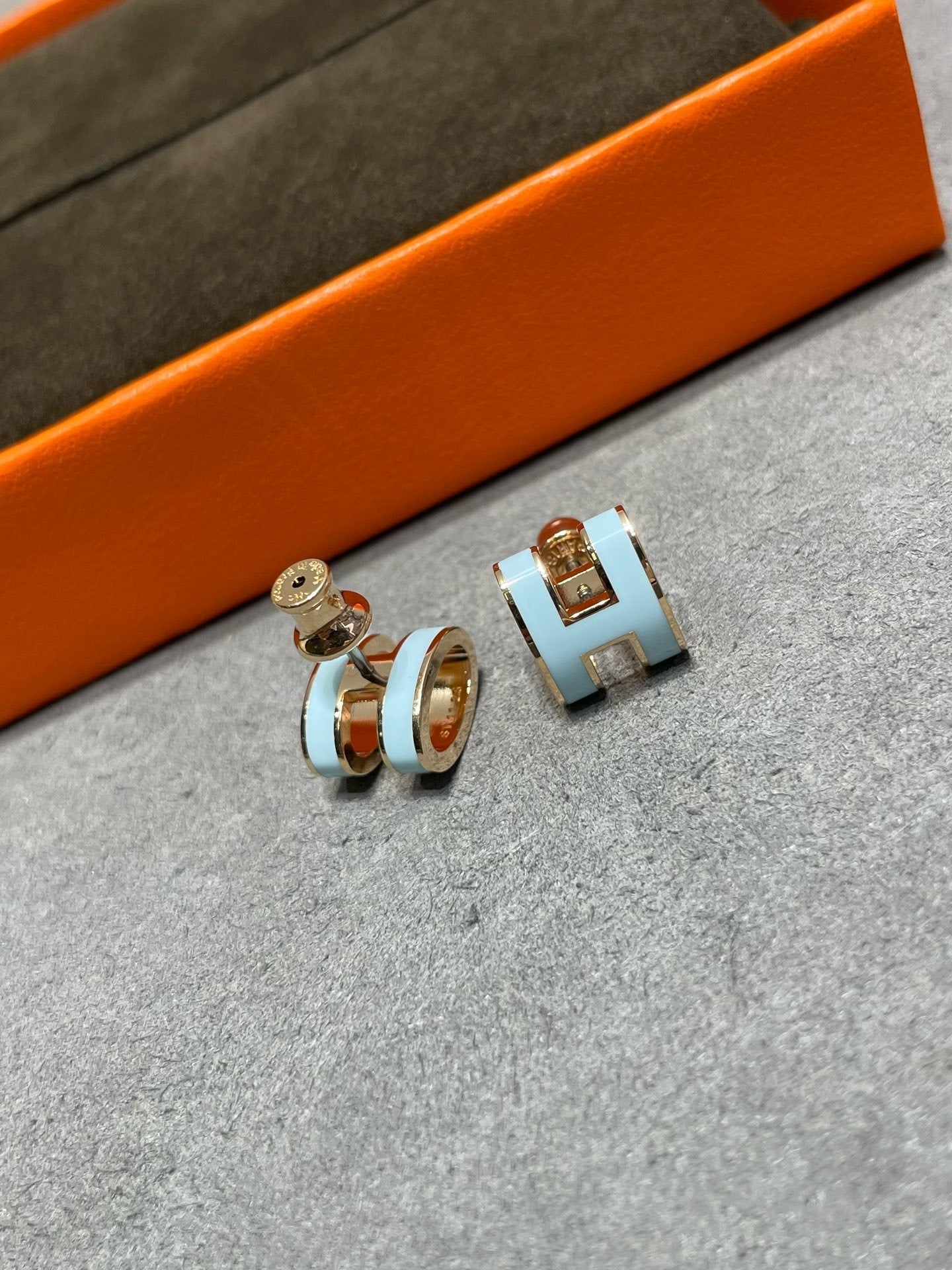 [Lumi Jewelry]POP H SKY BLUE STUD EARRINGS