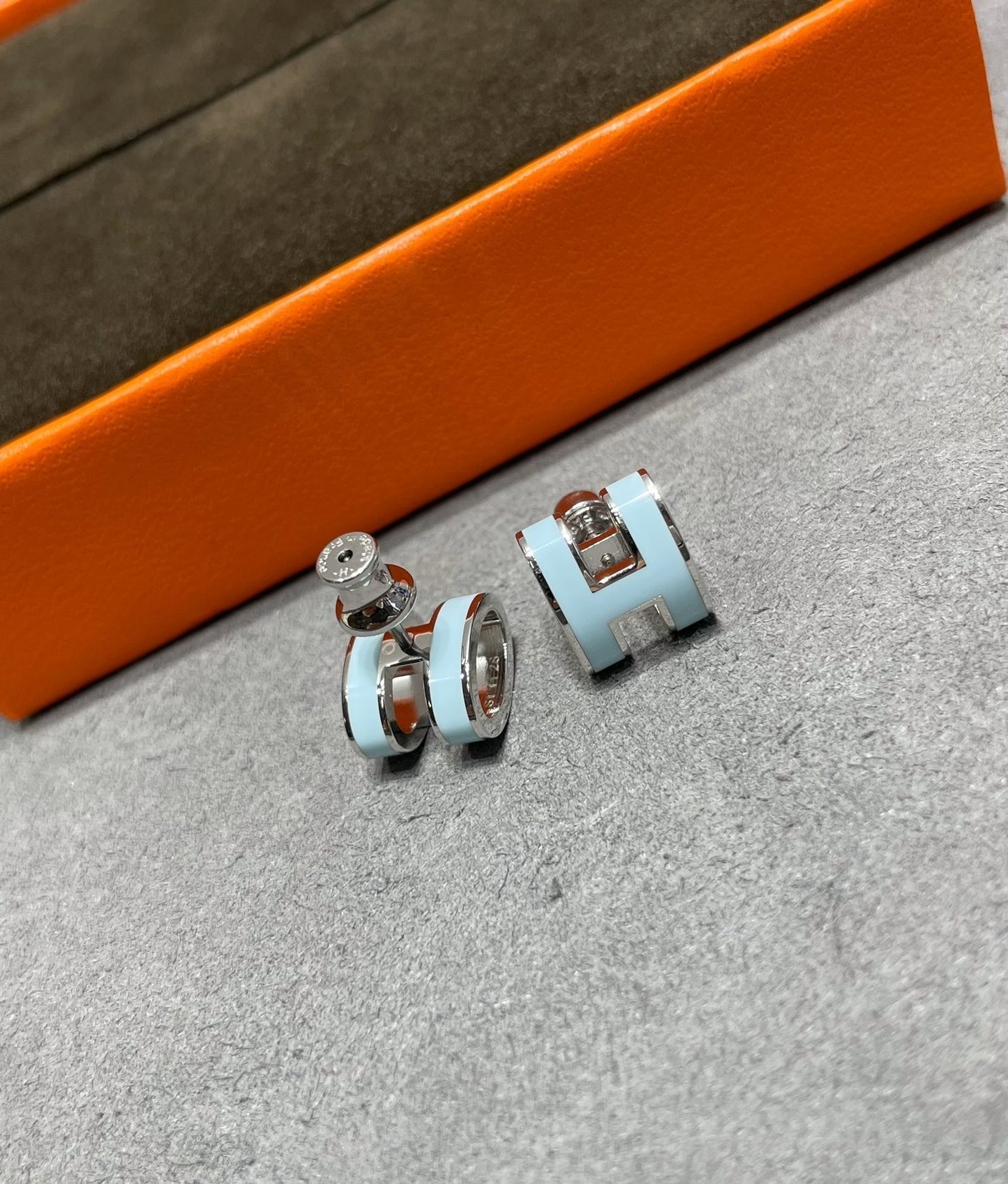 [Lumi Jewelry]POP H SKY BLUE STUD EARRINGS