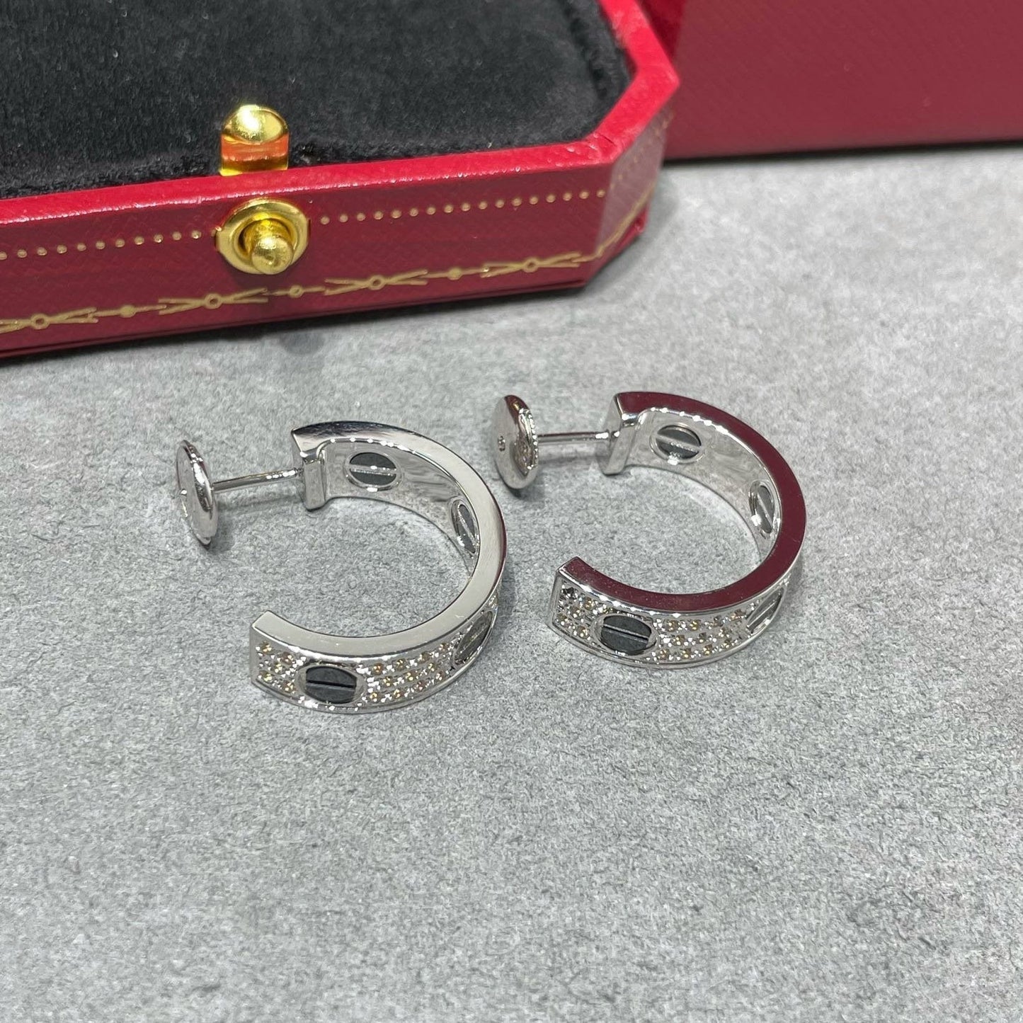 [Lumi Jewelry]LOVE CERAMIC DIAMOND PAVED SILVER EARRINGS