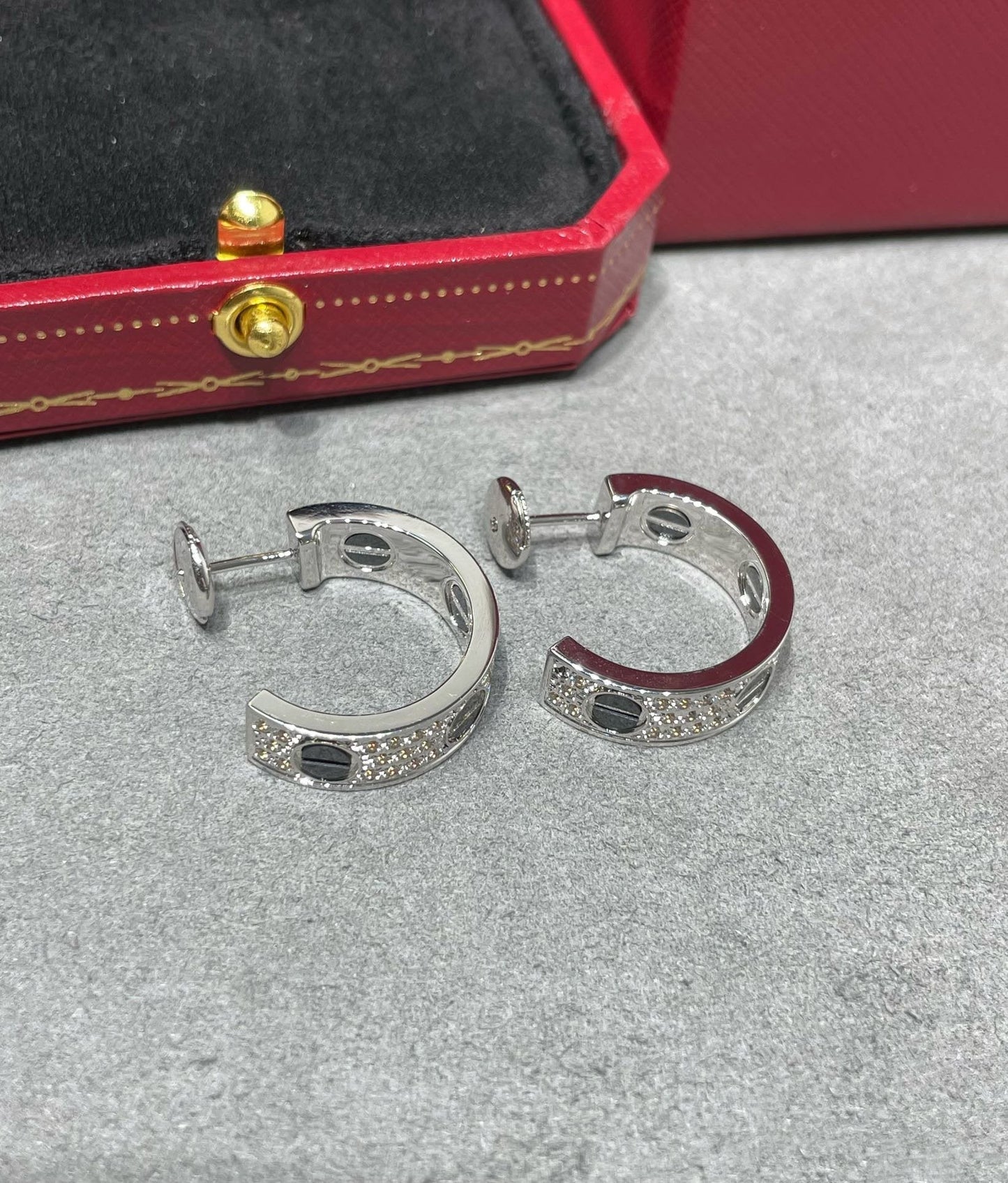 [Lumi Jewelry]LOVE CERAMIC DIAMOND PAVED SILVER EARRINGS