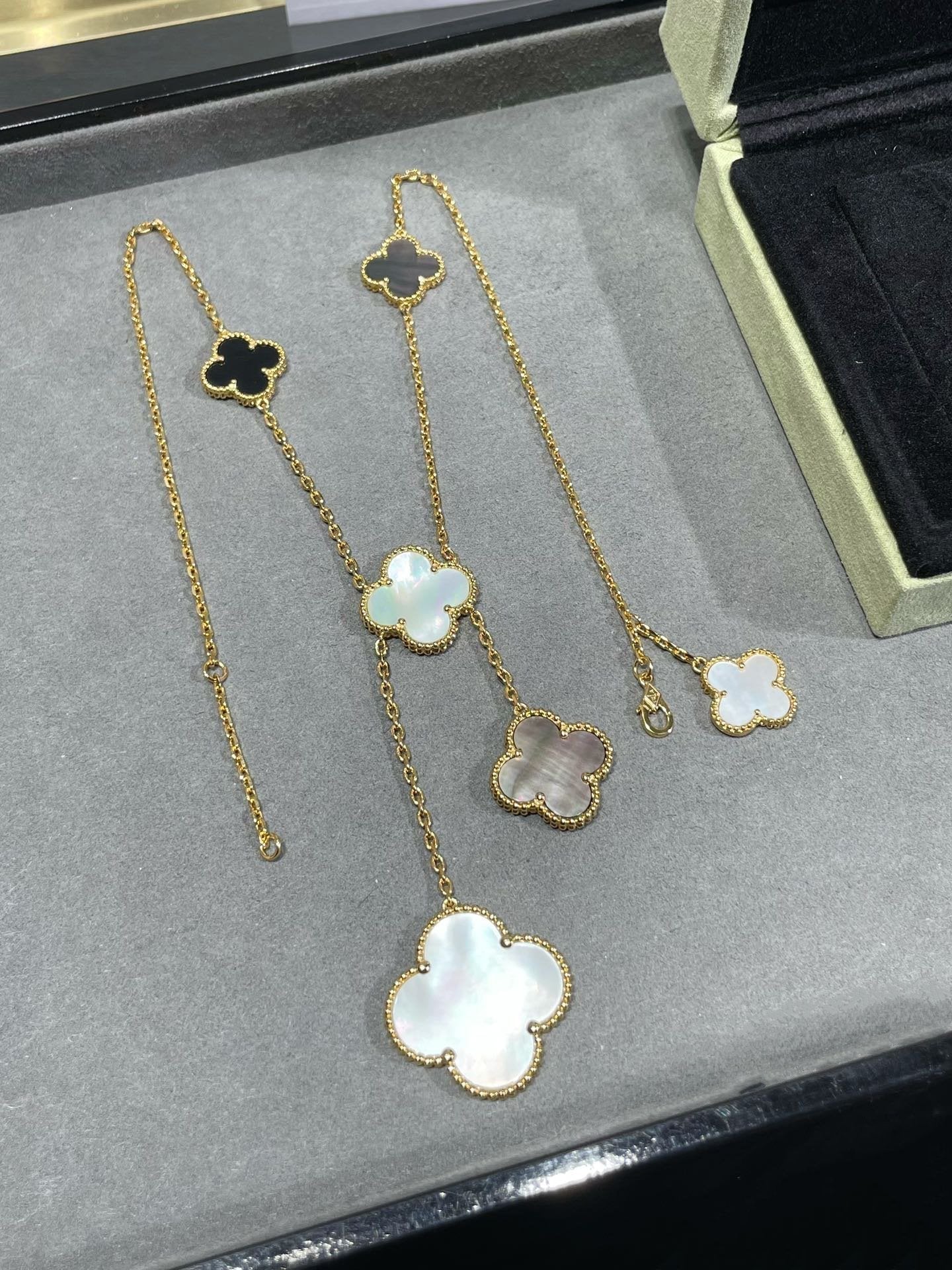 [Lumi Jewelry]CLOVER 6 MOTIF MOP ONYX GOLD NECKLACE