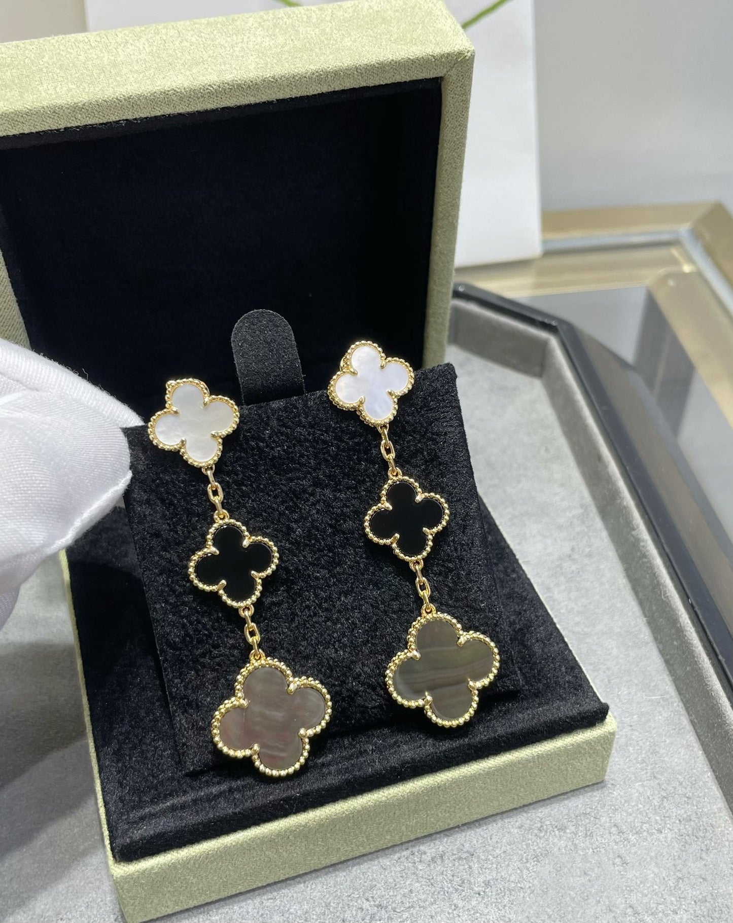 [Lumi Jewelry]CLOVER 3 MOTIF MOP ONYX DARK MOP PINK GOLD EARRINGS