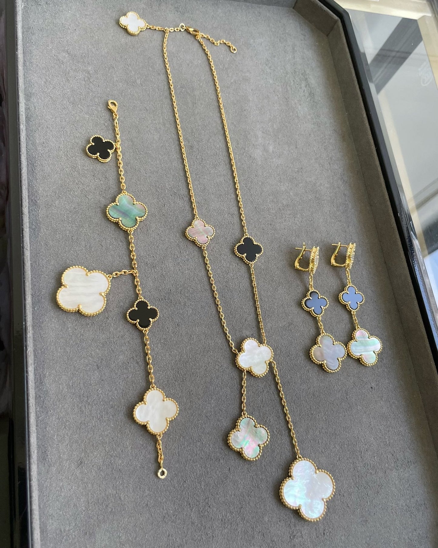 [Lumi Jewelry]CLOVER 3 MOTIF MOP ONYX DARK MOP PINK GOLD EARRINGS
