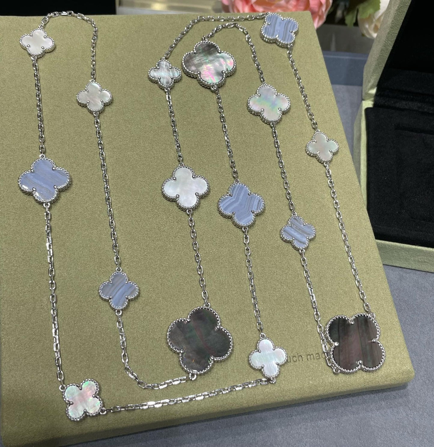 [Lumi Jewelry]CLOVER 16 MOTIF CHALCEDONY MOP SILVER NECKLACE