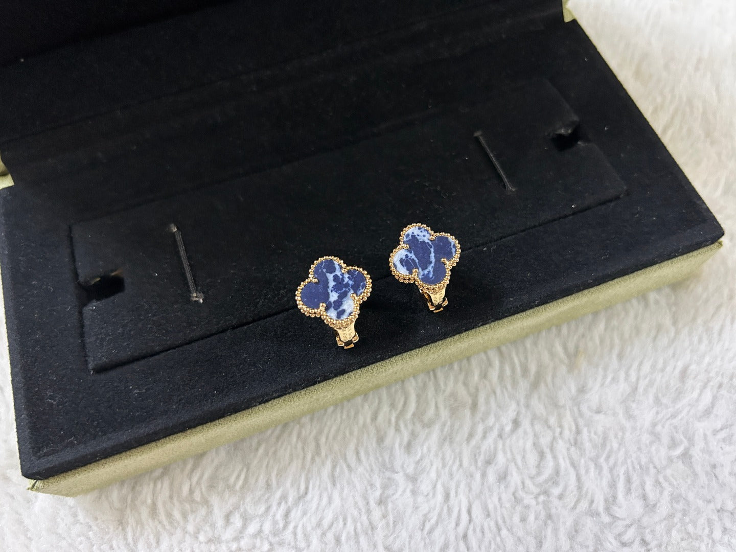 [Lumi Jewelry]CLOVER PIETERSITE MEDIUM STUD EARRINGS