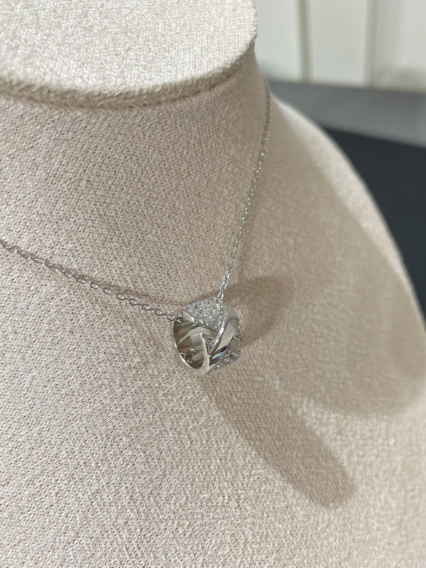 [Lumi Jewelry]LIENS EVIDENCE DIAMOND PAVED NECKLACE