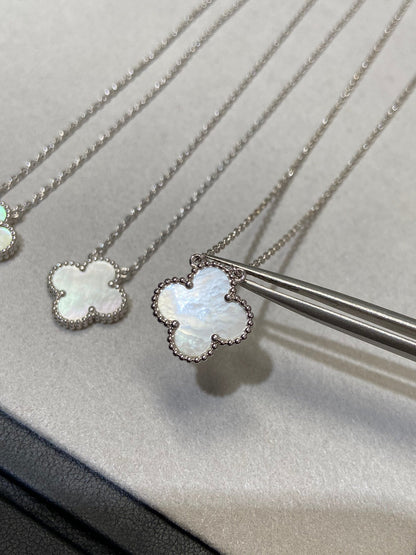 [Lumi Jewelry]CLOVER MEDIUM SILVER WHITE MOP NECKLACE