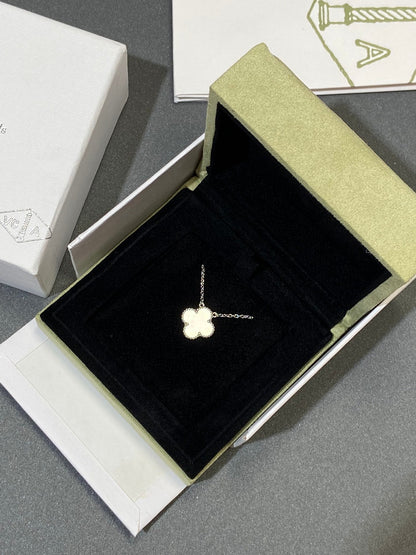 [Lumi Jewelry]CLOVER MEDIUM SILVER WHITE MOP NECKLACE
