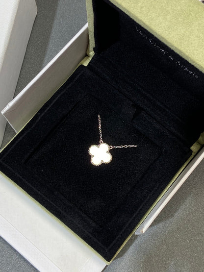 [Lumi Jewelry]CLOVER MEDIUM SILVER WHITE MOP NECKLACE