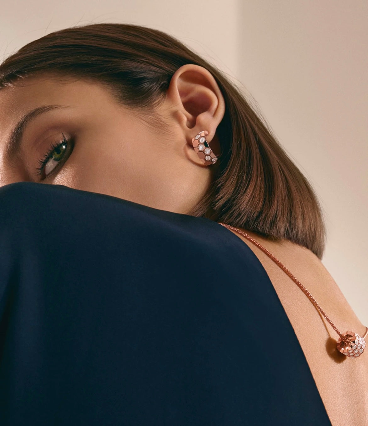 [Lumi Jewelry]BEE LOVE DIAMOND HOOP EARRINGS
