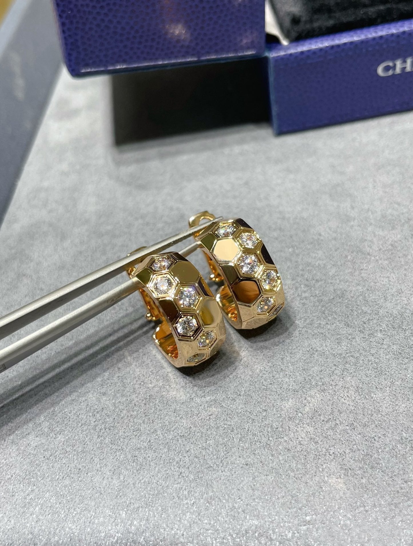 [Lumi Jewelry]BEE LOVE DIAMOND HOOP EARRINGS