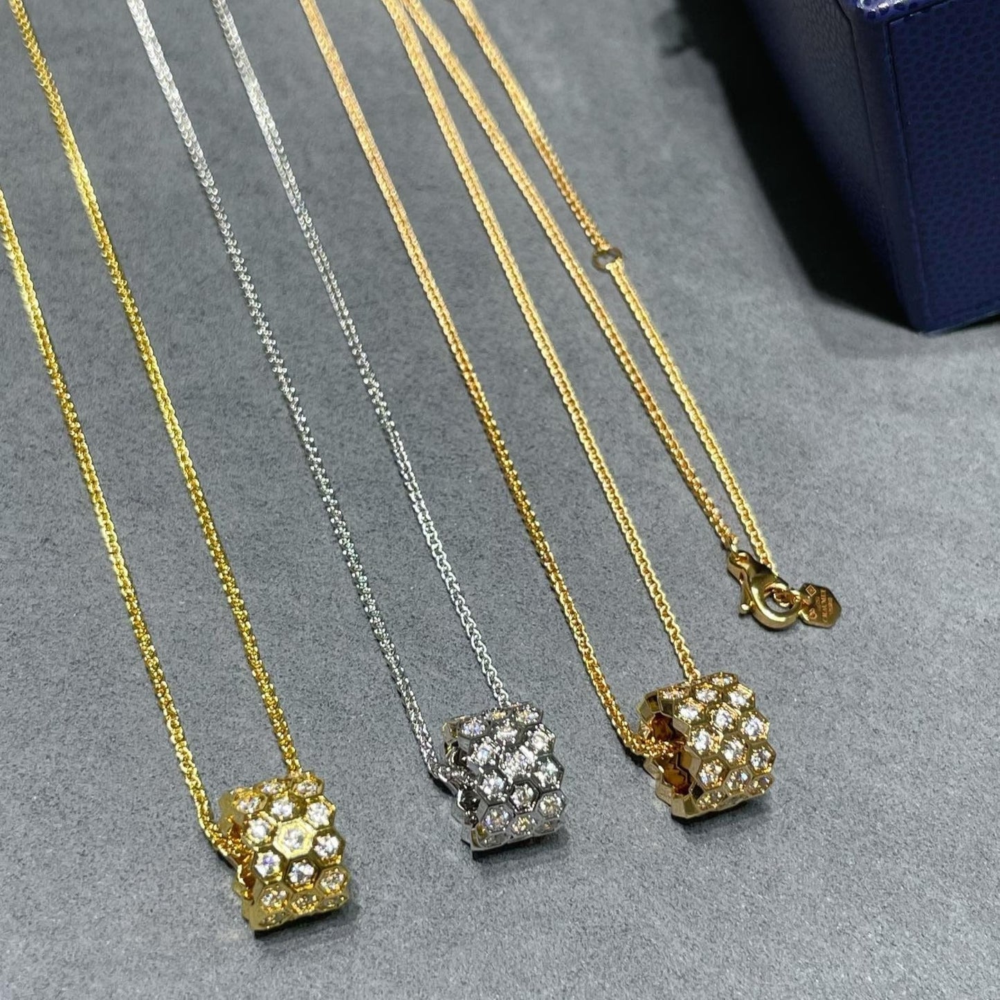 [Lumi Jewelry]BEE LOVE DIAMOND PAVED 3 ROW NECKLACE