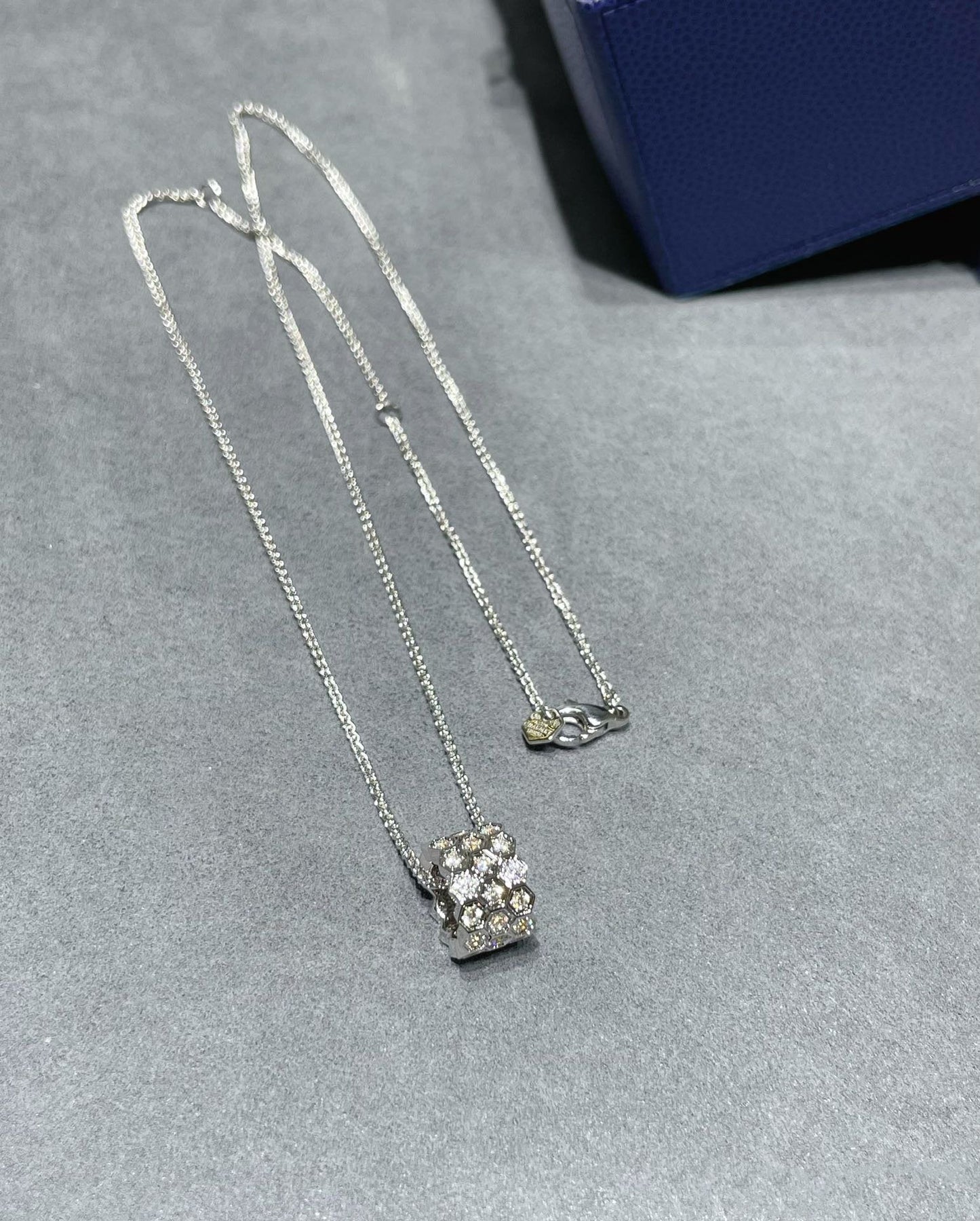 [Lumi Jewelry]BEE LOVE DIAMOND PAVED 3 ROW NECKLACE