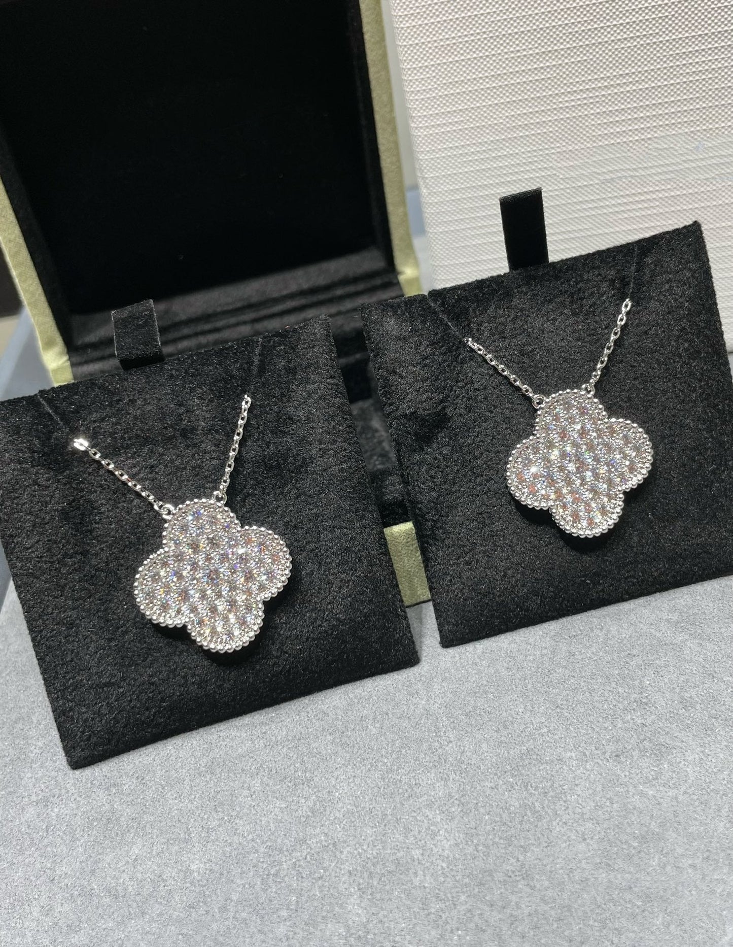 [Lumi Jewelry]CLOVER 25MM LARGE PENDANT DIAMOND PAVED SILVER NECKLACE