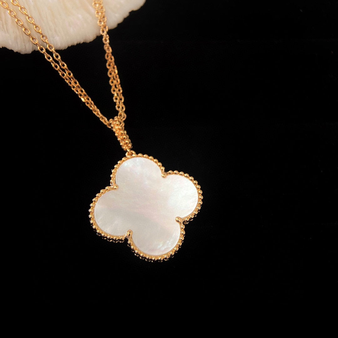 [Lumi Jewelry]CLOVER 25MM MOP LARGE PENDANT NECKLACE