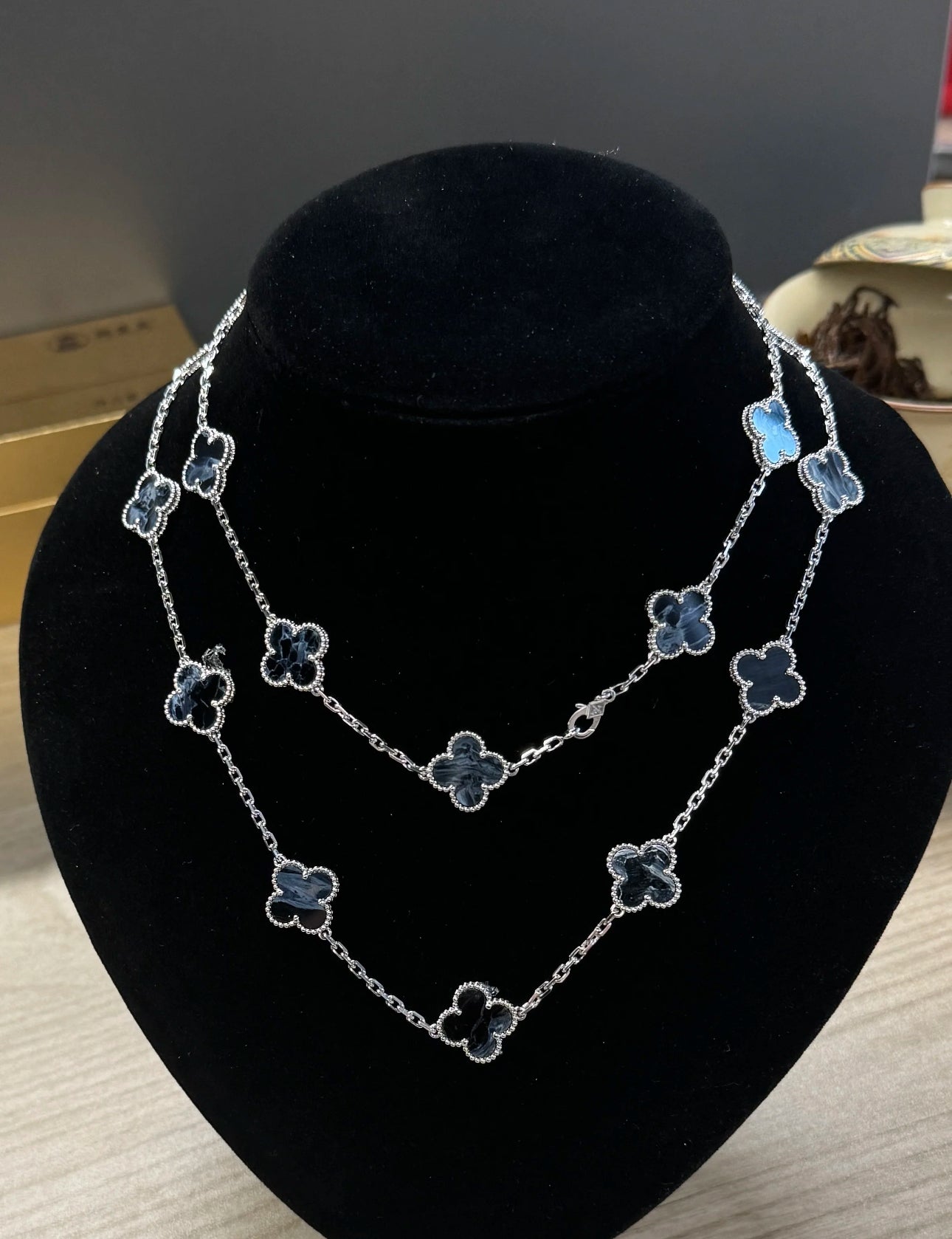 [Lumi Jewelry]CLOVER 20 MOTIFS BIDE STONE NECKLACE