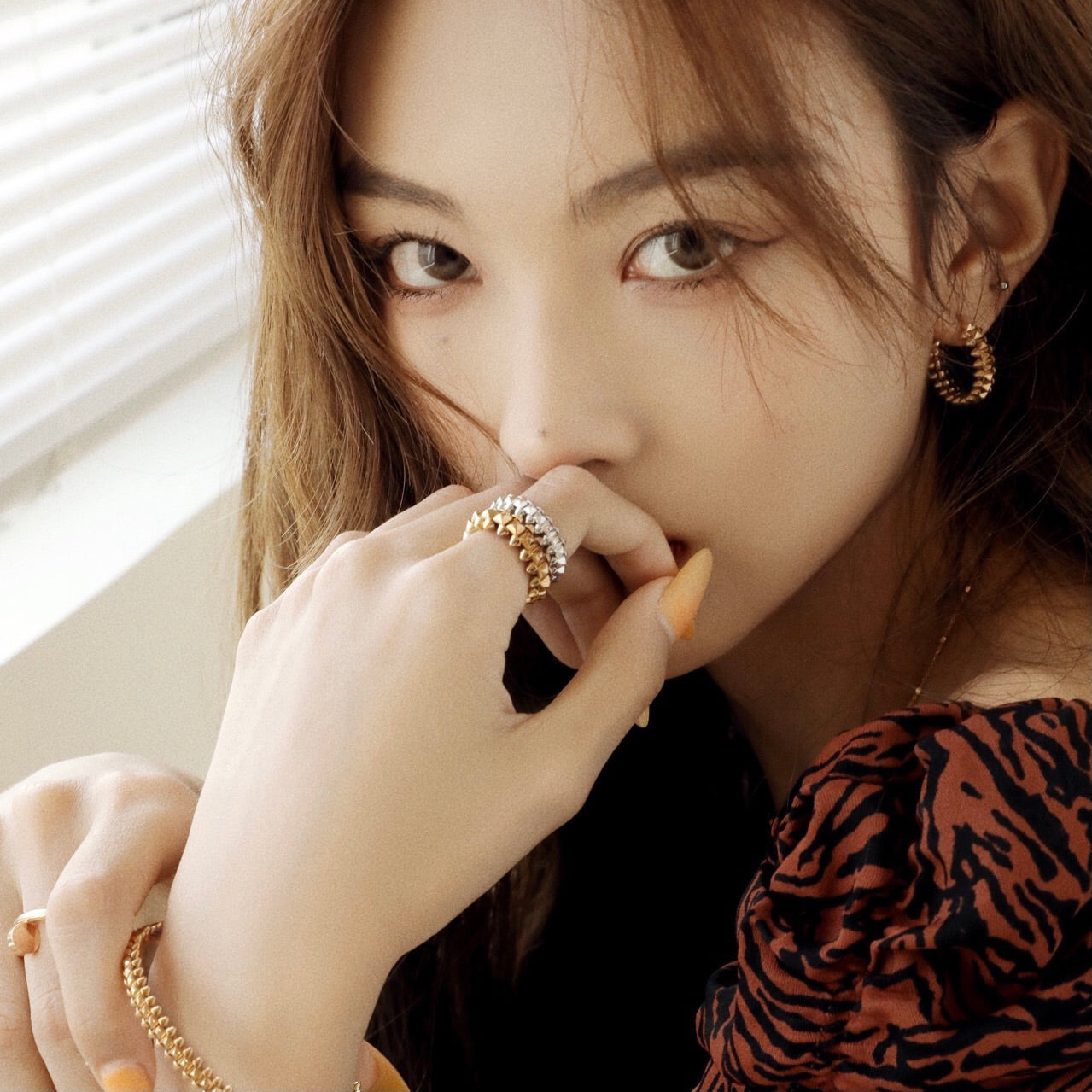 [Lumi Jewelry]CLASH SMALL HOOP EARRINGS