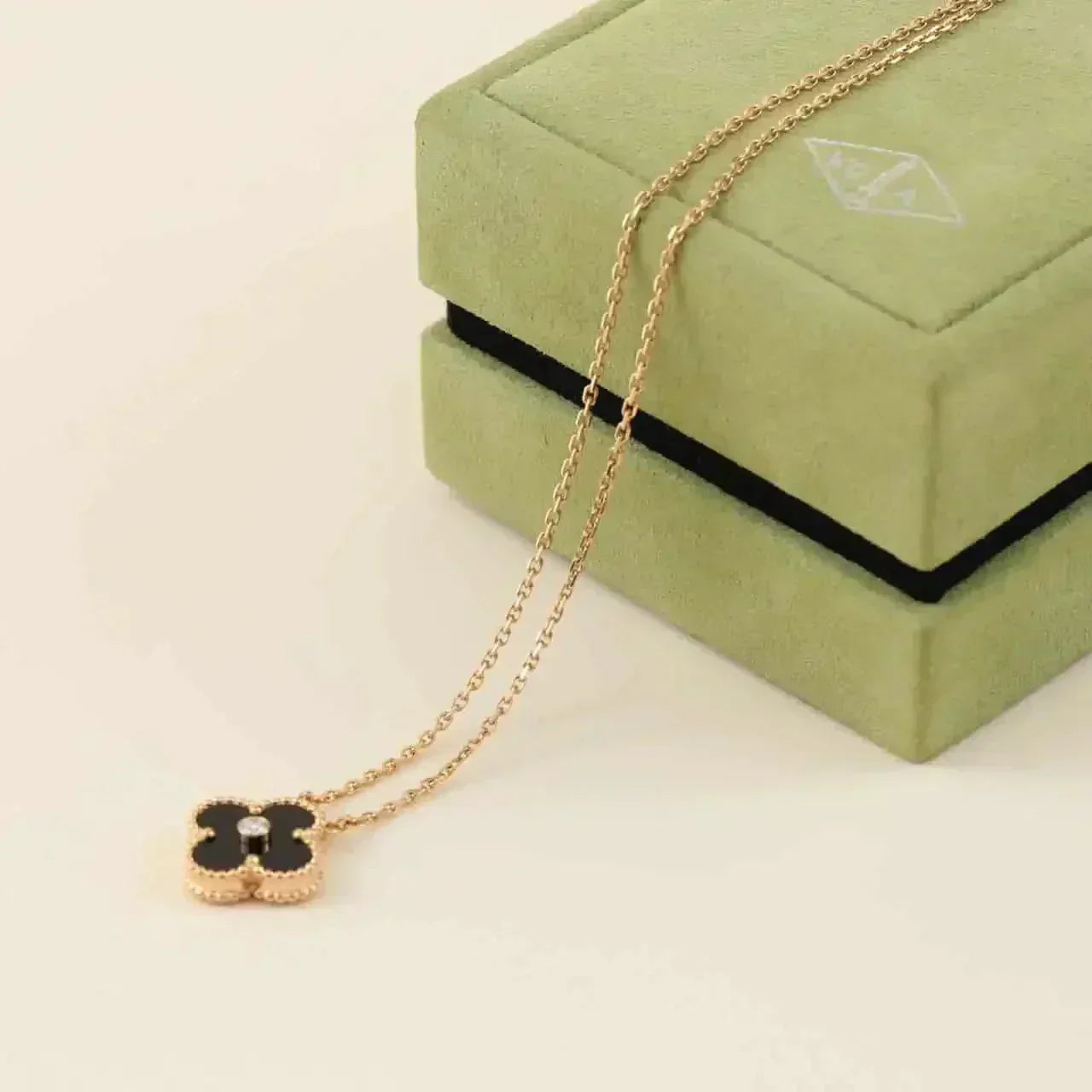 [Lumi Jewelry]CLOVER 15MM DIAMOND ONYX NECKLACE