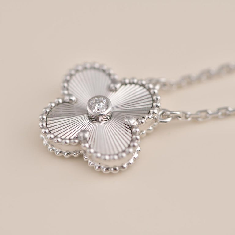 [Lumi Jewelry]CLOVER  15MM DIAMOND LASER NECKLACE SILVER