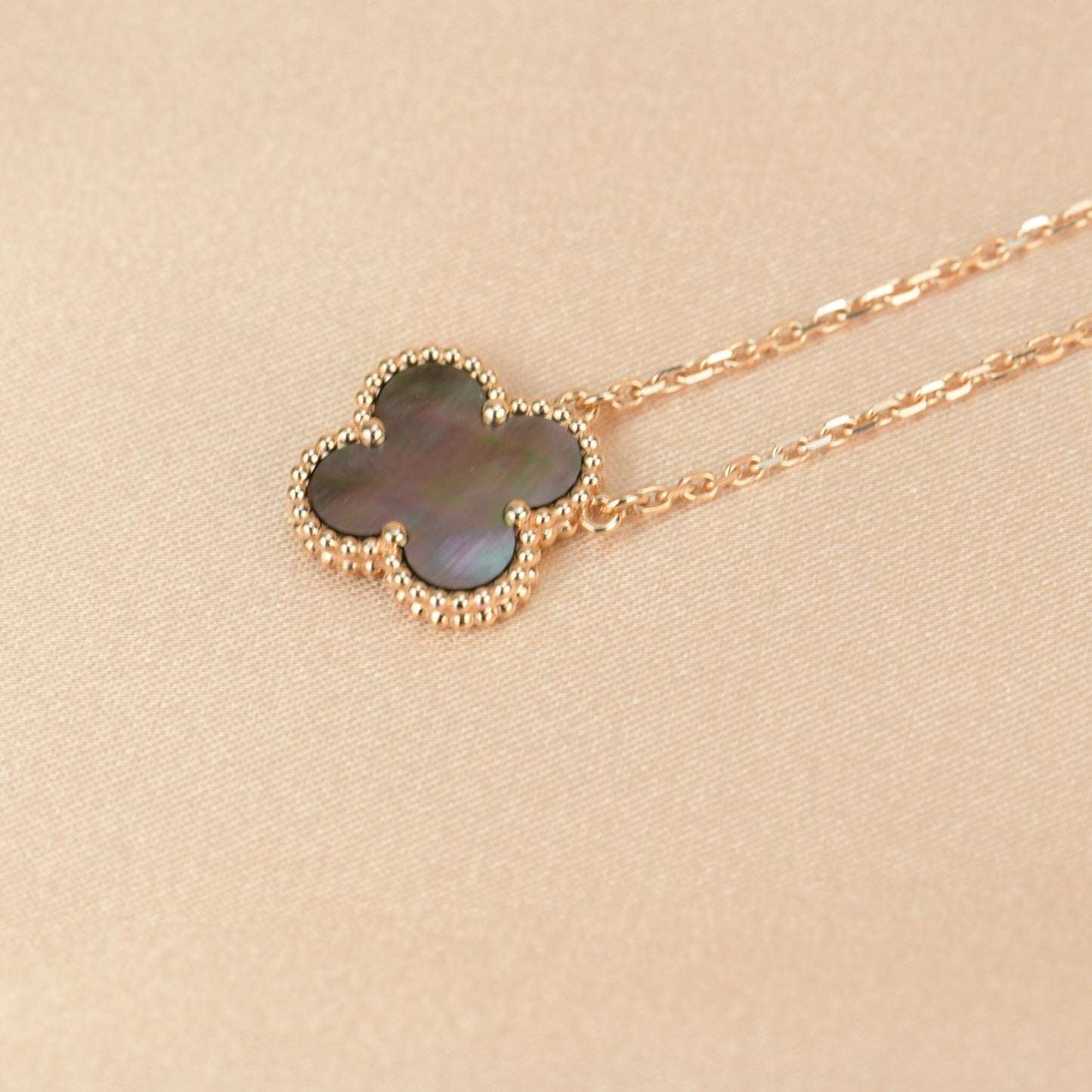 [Lumi Jewelry]CLOVER 15MM  GRAY MOTHER OF PEARL NECKLACE