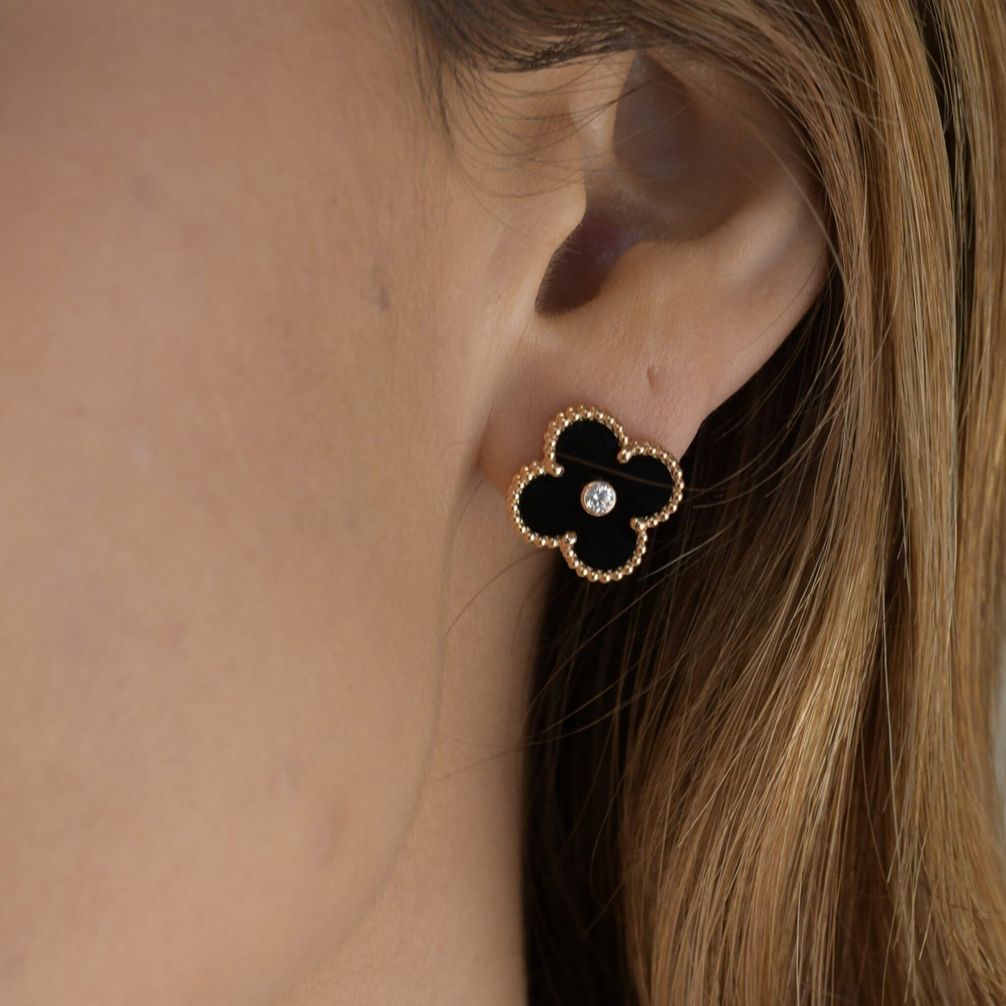 [Lumi Jewelry]CLOVER MEDIUM 1 MOTIFS ONYX DIAMOND EARRINGS