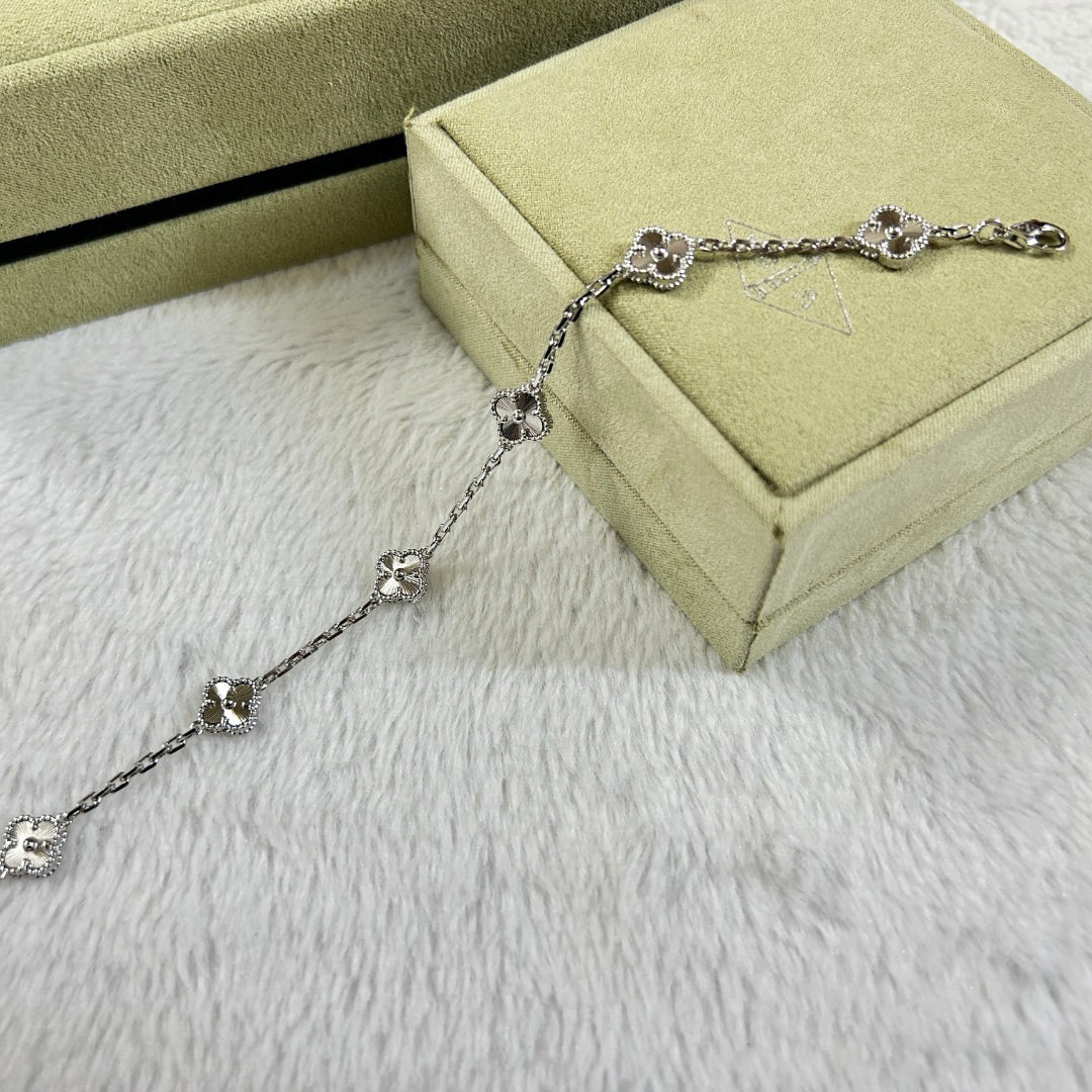 [Lumi Jewelry]CLOVER 6 MOTIF DIAMOND BRACELET