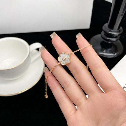 [Lumi Jewelry]LUCKY WHITE MOP PLUM BLOSSOM  BRACELET