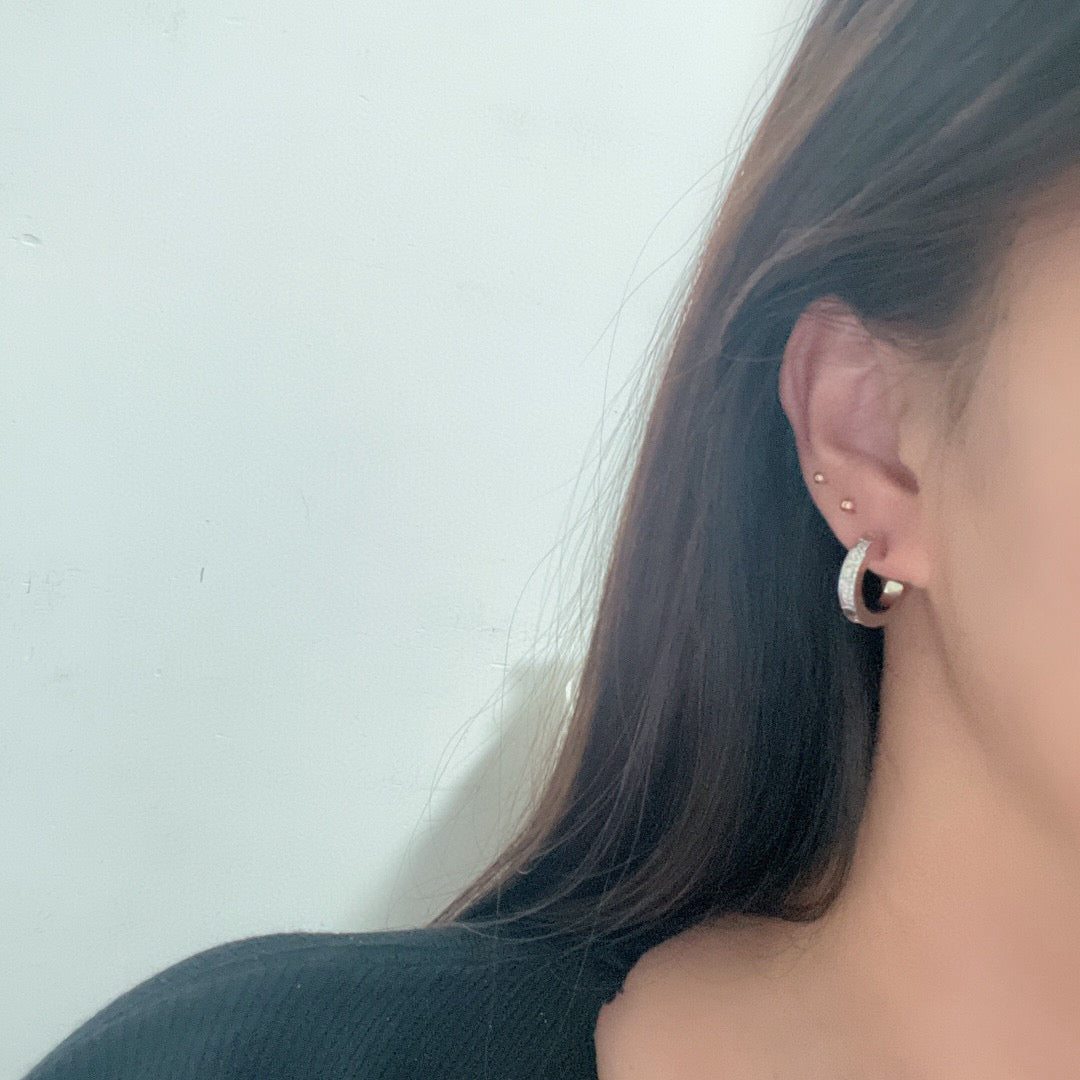 [Lumi Jewelry]LOVE 5.5MM DIAMOND PAVED EARRINGS