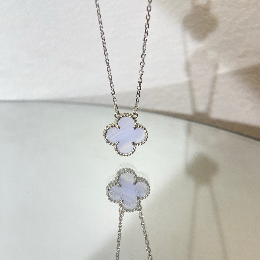 [Lumi Jewelry]CLOVER 15MM BLUE CHALCEDONY NECKLACE SILVER