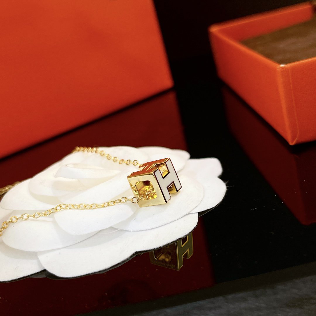 [Lumi Jewelry]H WHITE SQUARE GOLD NECKLACE