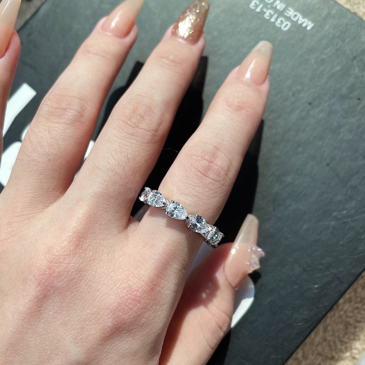 [Lumi Jewelry]Exquisite Pear Cut Tennis Ring