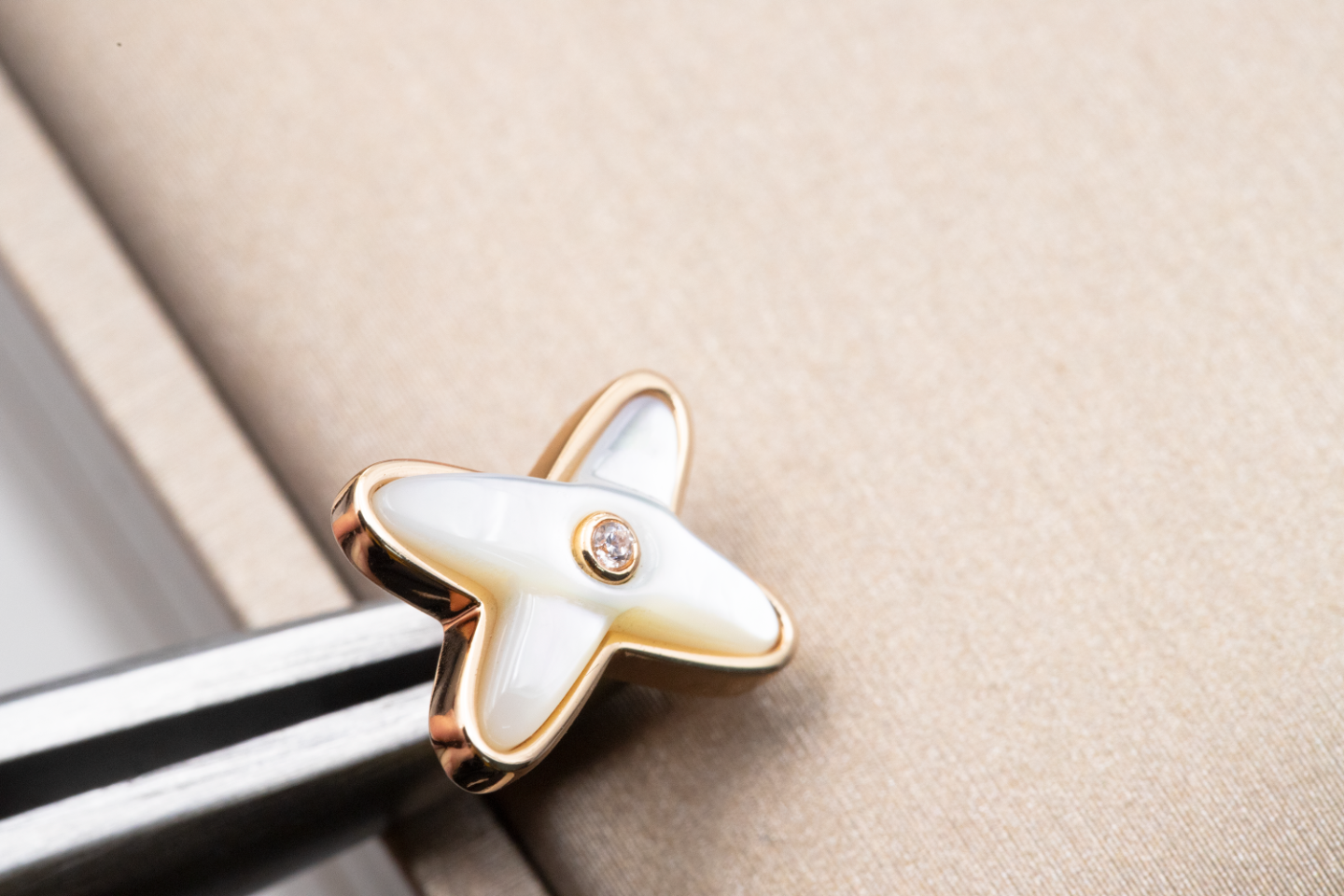 [Lumi Jewelry]JEUX DE WHITE MOP PINK GOLD DIAMOND EARRINGS