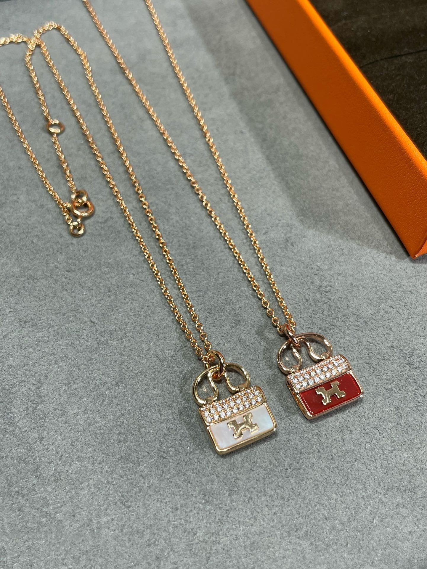 [Lumi Jewelry]H CIRCE MOISSANITE PENDANT NECKLACE GOLD