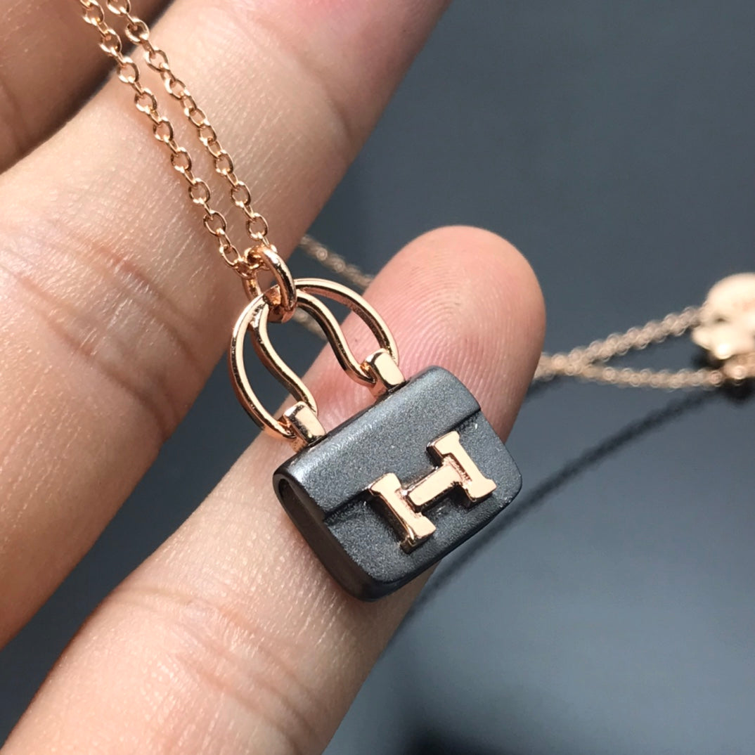 [Lumi Jewelry]WOMEN'S HM AMULETTES CONSTANCE PENDANT NECKLACE