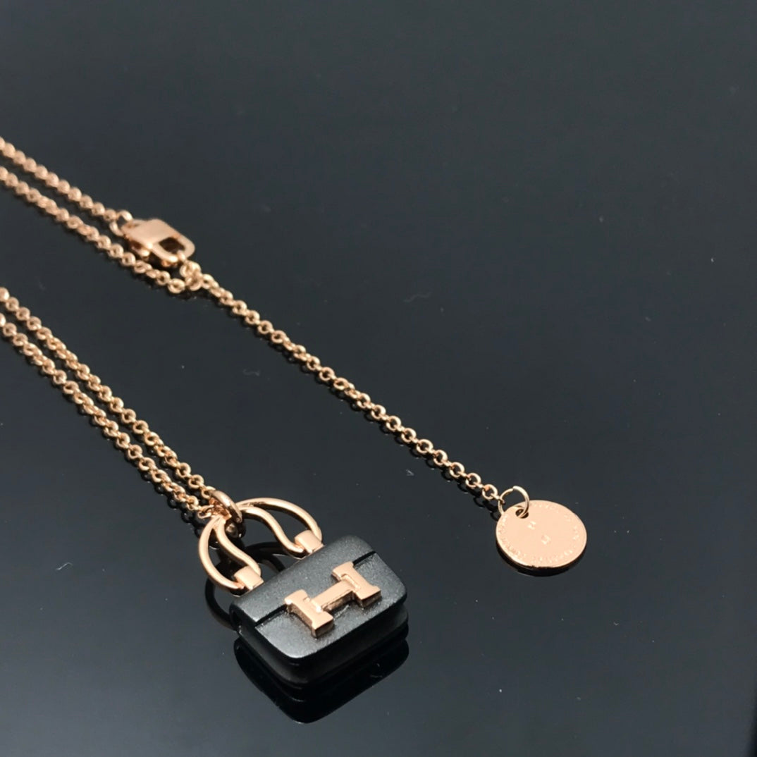 [Lumi Jewelry]WOMEN'S HM AMULETTES CONSTANCE PENDANT NECKLACE
