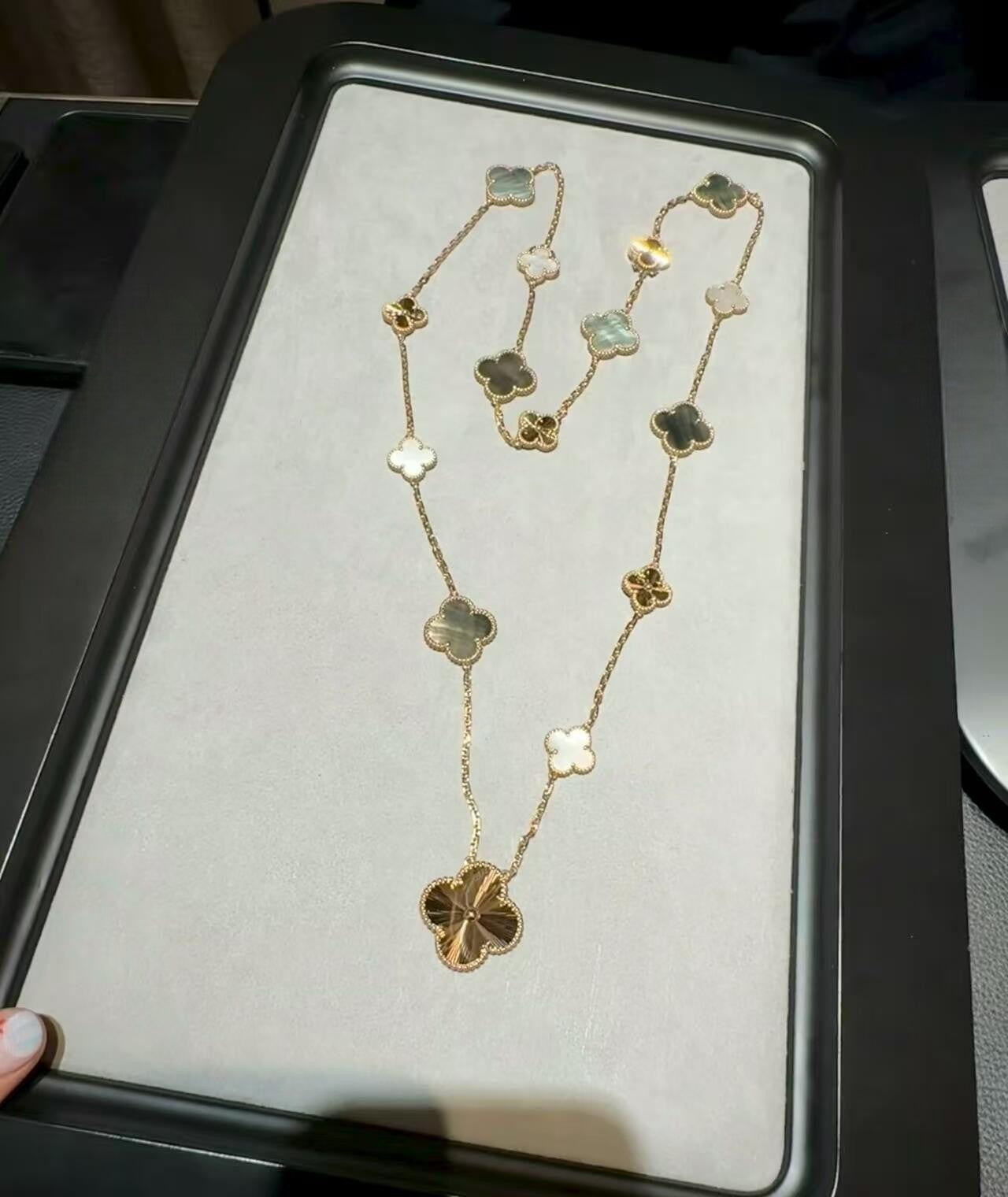 [Lumi Jewelry]DETACHABLE CLOVER 15(11+4) FLOWER ROSE GOLD NECKLACE SET