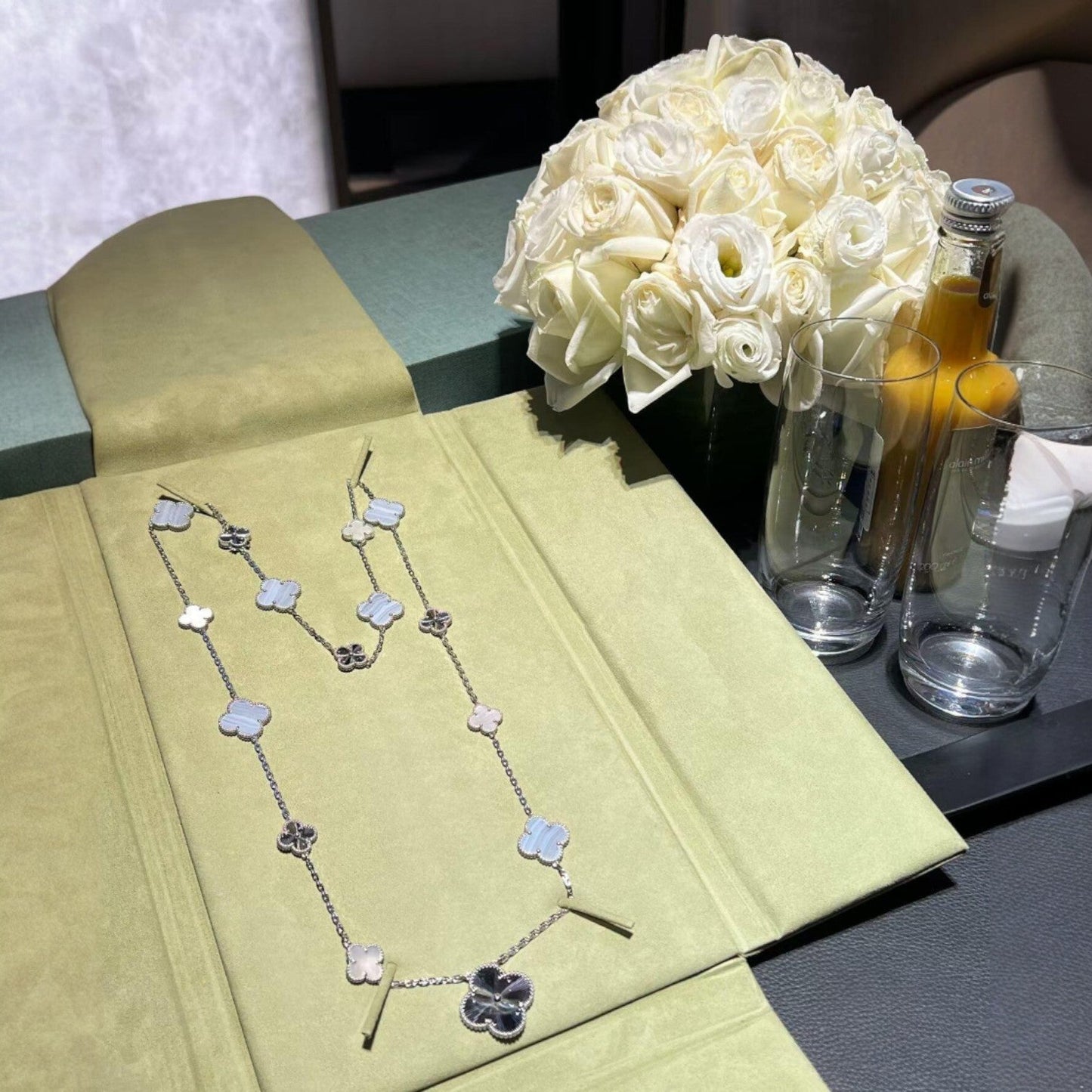 [Lumi Jewelry]DETACHABLE CLOVER 15(11+4) FLOWER SILVER NECKLACE SET